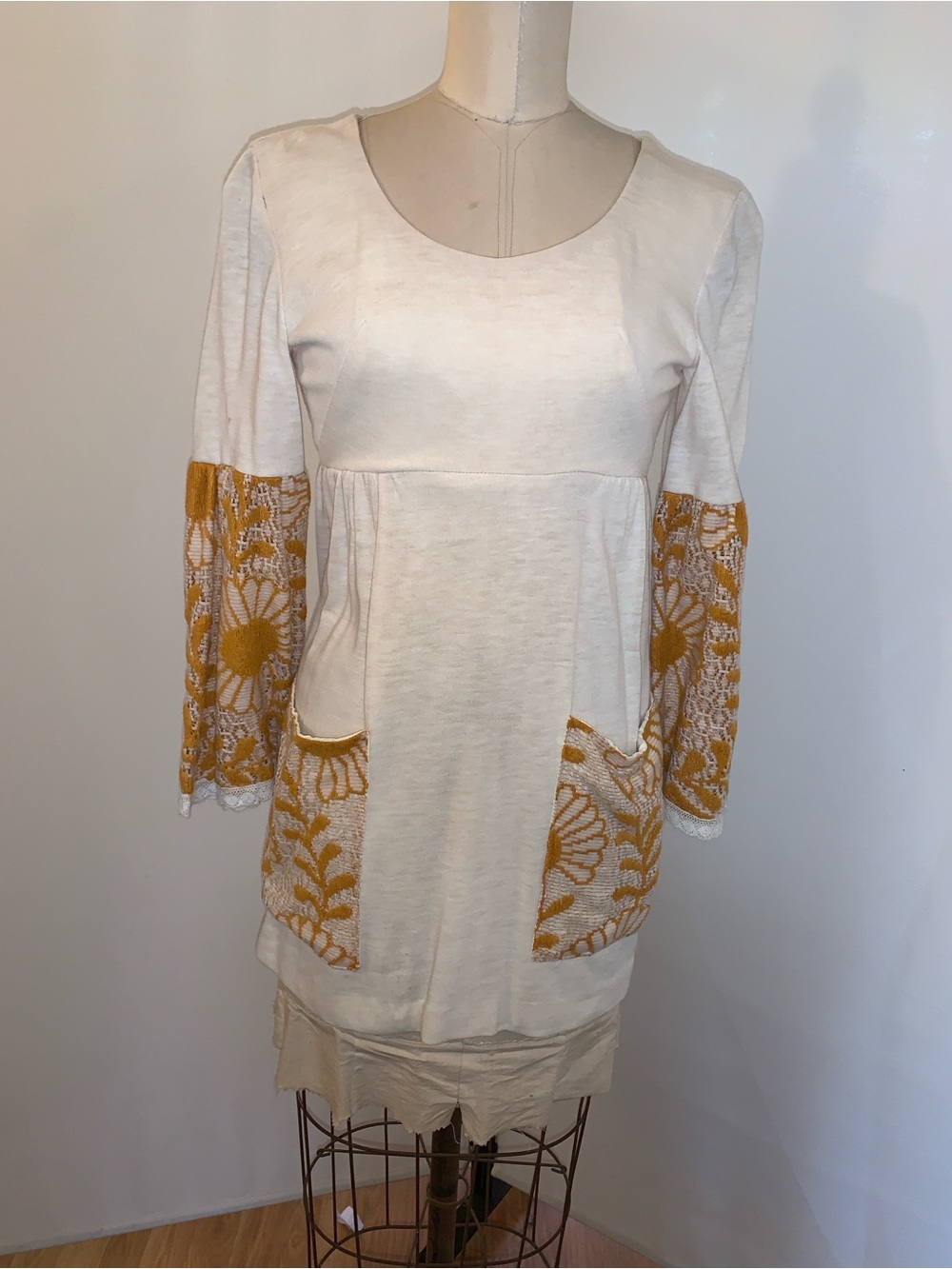 Vintage 1970’s crocheted flower child Woodstock mini dress xs